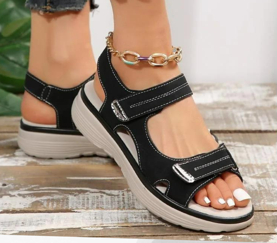 Stilvolle Damen Sandalen Celina für Ballenzehen. Orthopädischer Komfortschuh für schmerzfreie Schritte.