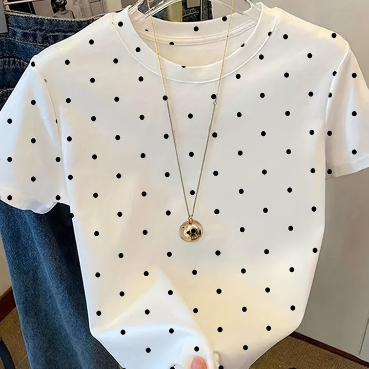 Detailaufnahme des Damen T-Shirts mit dem einzigartigen Punkt- und Herzmuster.