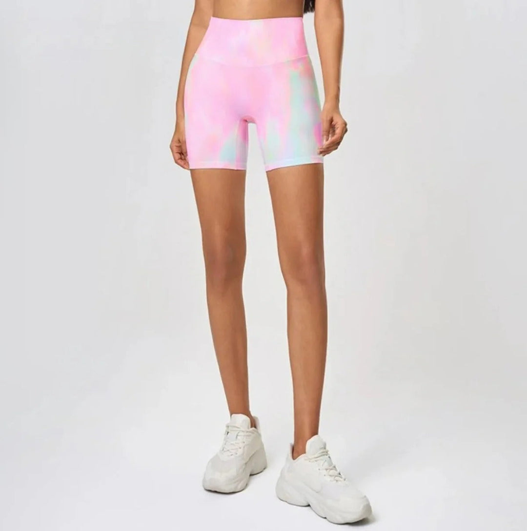 Bequeme Damen Yoga-Shorts für Studio und Zuhause; atmungsaktiv und dehnbar.