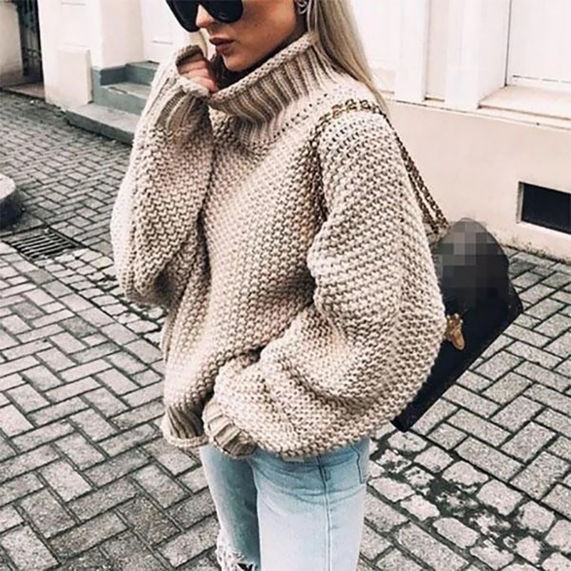 Moderner Langarm Damen Rollkragenpullover, oversized, kuschelig für elegante Winterlooks.