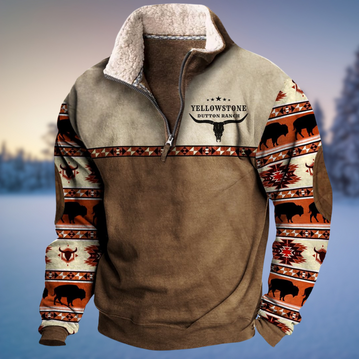 Vorderansicht eines bequemen Herren Winterpullovers mit Halb-Reißverschluss, ideal für Herrenmode.