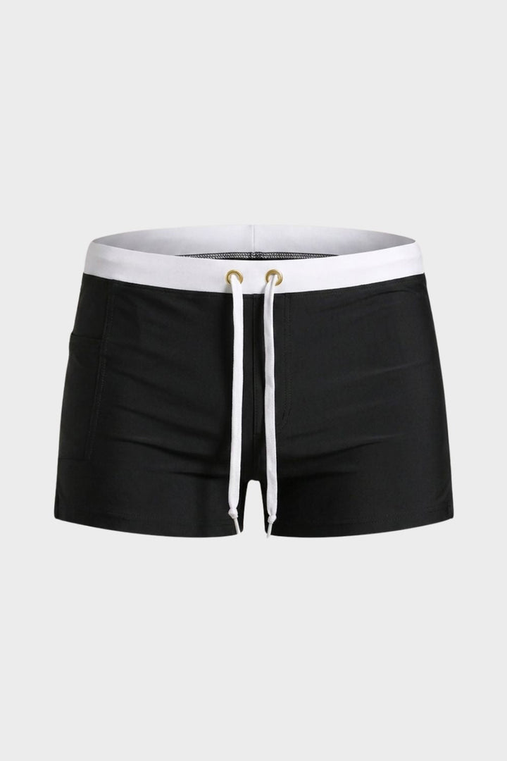 Leichte, schnelltrocknende Herren Schwimmshorts aus atmungsaktivem Stoff für höchsten Komfort.