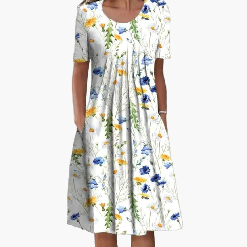 Bequemes Damen Freizeitkleid mit floralem Muster, perfekt für warme Tage. Langes, elegantes Sommerkleid für Urlaub.