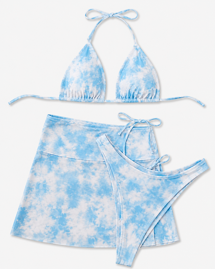 Detailansicht des lebhaften Blumenmusters auf dem Damen Triangel Bikini Set. Farbenfrohe Strandmode für Sommer & Urlaub.