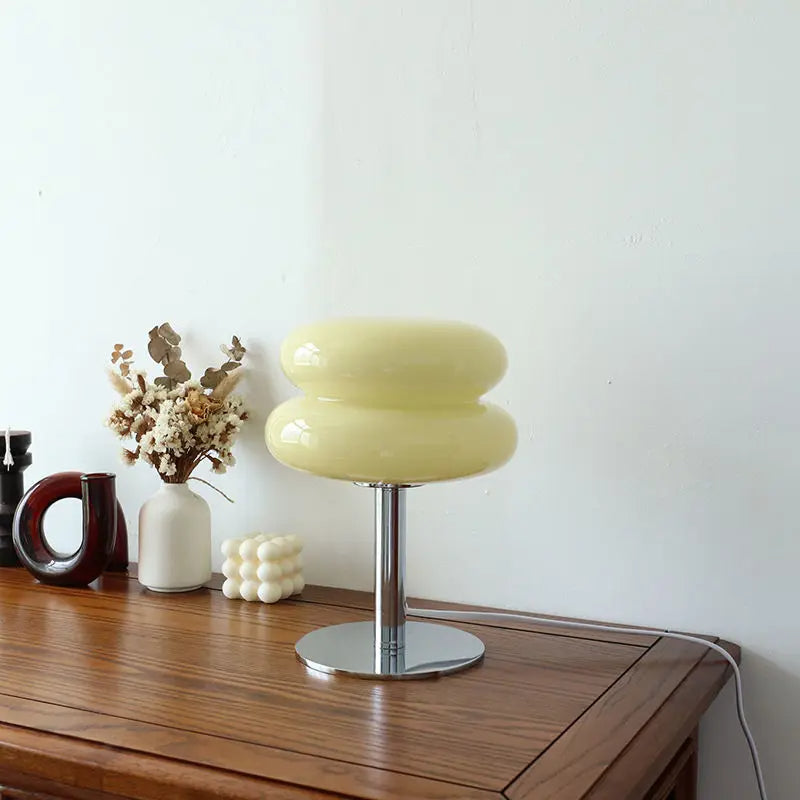Kabellose Bauhaus LED Tischlampe im Retro Design. Dimmbare Designlampe für modernes Wohnzimmer & Büro.