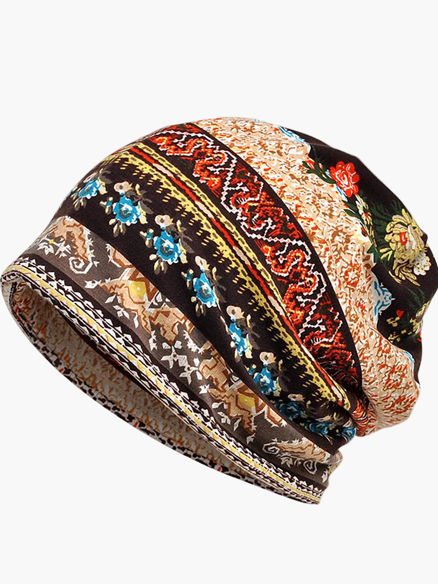 Modische Damen Beanie mit stilvollem Blumenmuster, ideal als Kopfbedeckung für alle Jahreszeiten.