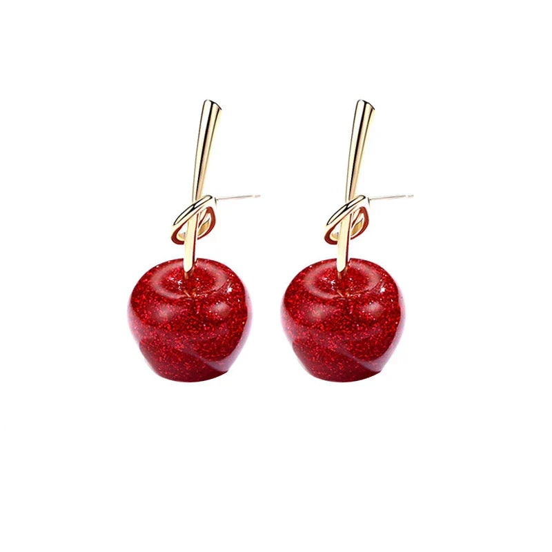 Ausdrucksstarke rote Kirschohrringe für Damen, charmante Statement-Ohrringe. Idealer Damenschmuck & Geschenkidee.
