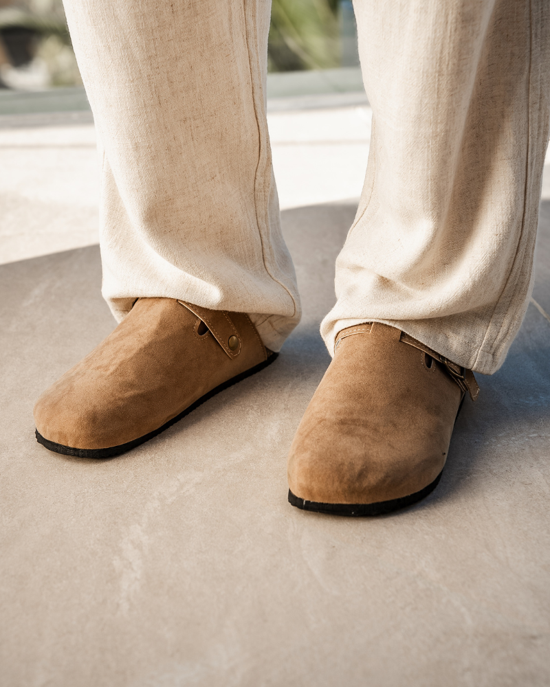 Stilvolle Herren Slip-On-Clogs, ideal für Alltag & Freizeit; komfortable, rutschfeste Bequemschuhe.