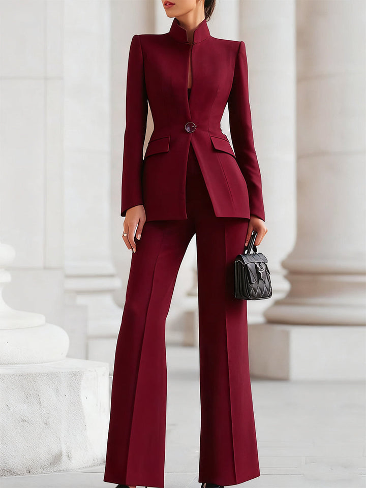 Hochwertiger Damen Business Anzug mit klassischem Blazer und eleganter Hose, perfekt für das Büro.