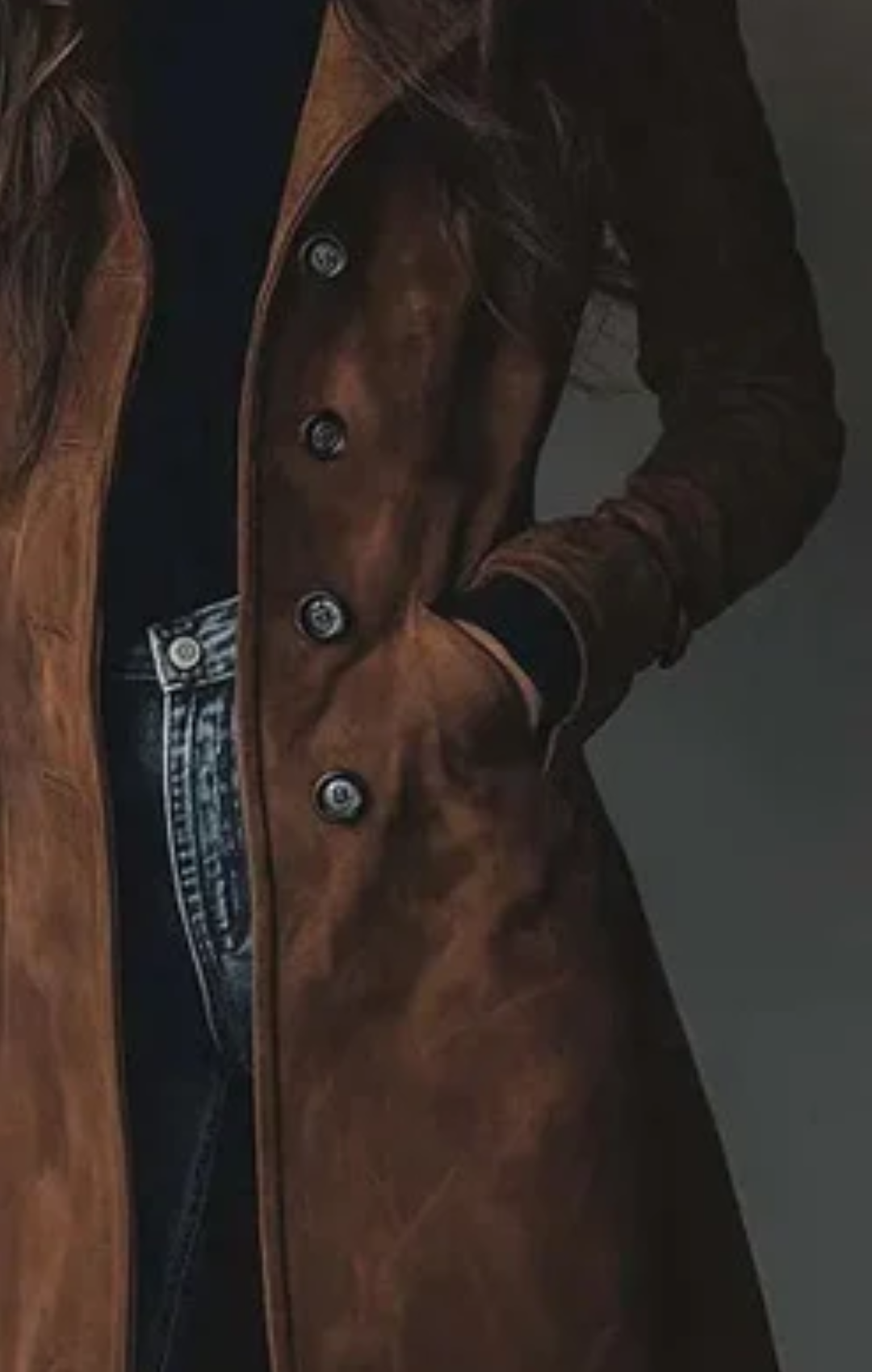 Moderner, langer Damenmantel in zeitlosem Design. Vielseitige, elegante Jacke für Businesslook & schicke Anlässe.
