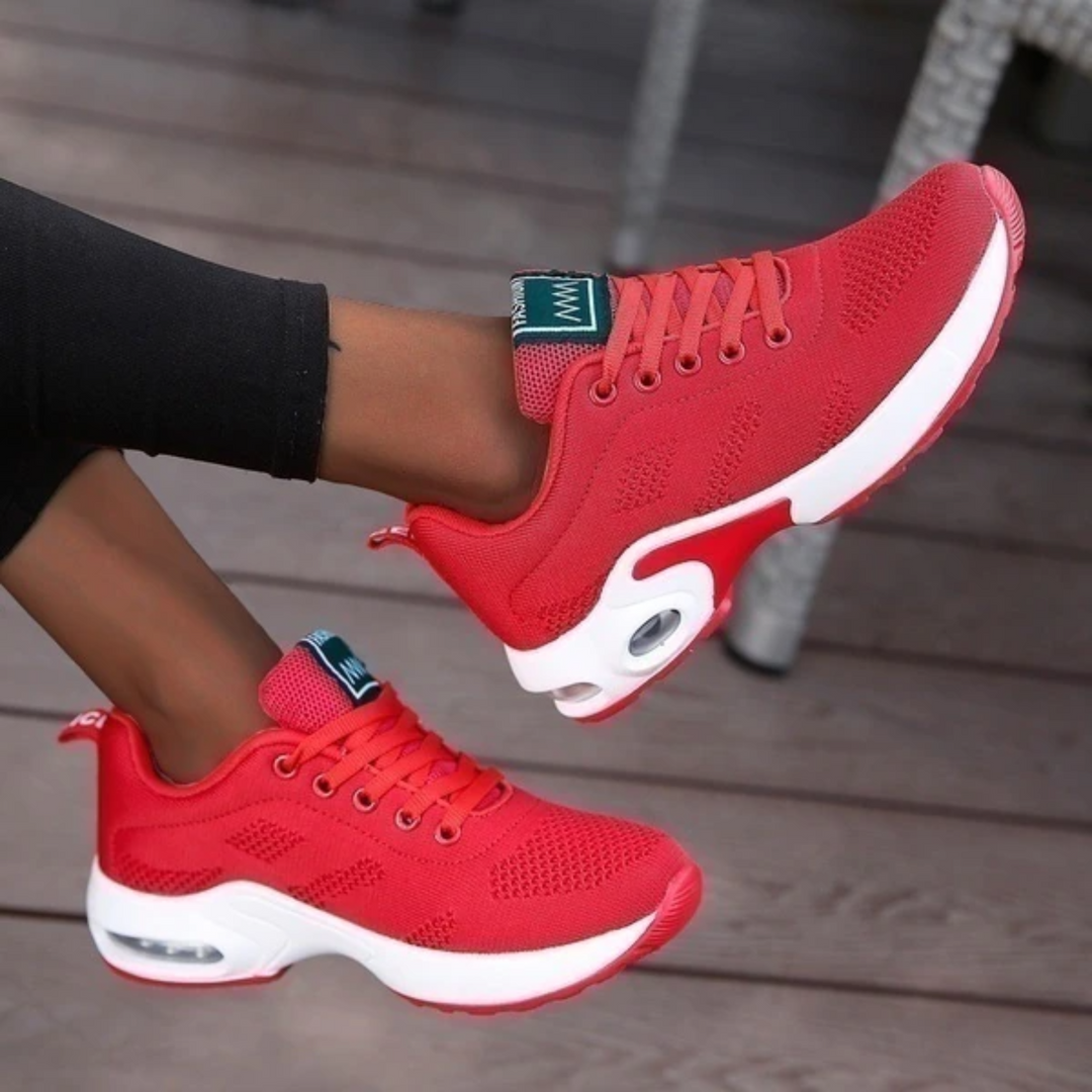 Damen Trainingsschuhe für aktiven Lifestyle. Leichte, atmungsaktive Sportschuhe mit rutschfester Sohle.