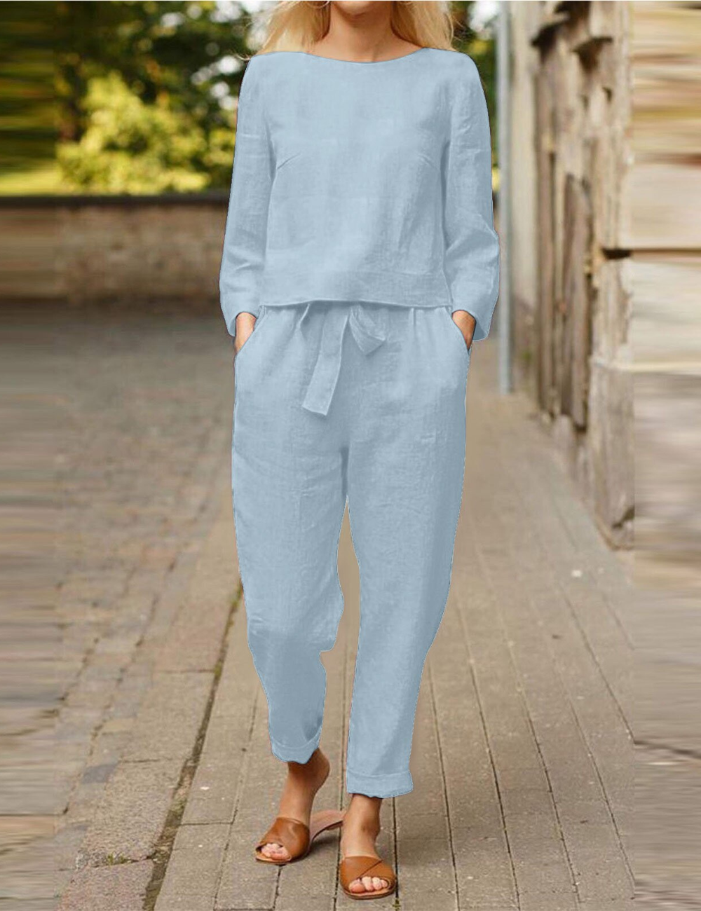 Bequeme Damenhose des Freizeit Sets mit elastischem Bund. Ideal für Entspannung & sportlich elegante Damenmode.