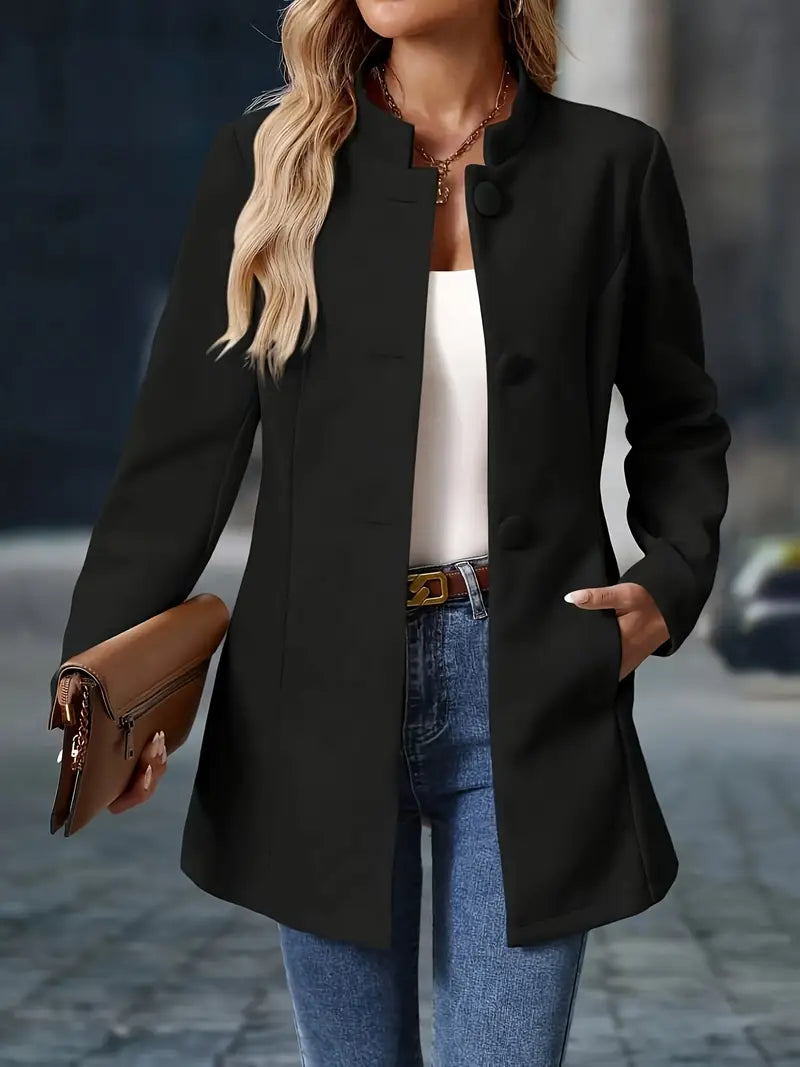 Zeitlose Eleganz: Damen Jacke als perfekte Oberbekleidung für Business und Alltag.