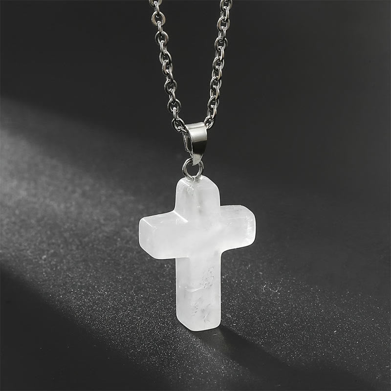 Edle Damen Halskette mit Edelstein Kreuz. Ein zeitloses Schmuckstück für spirituelle Momente.