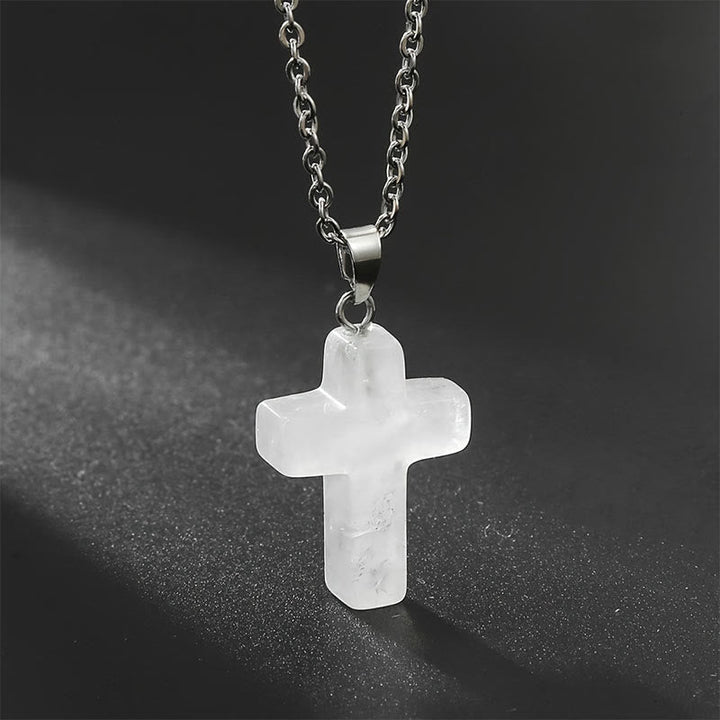 Edle Damen Halskette mit Edelstein Kreuz. Ein zeitloses Schmuckstück für spirituelle Momente.