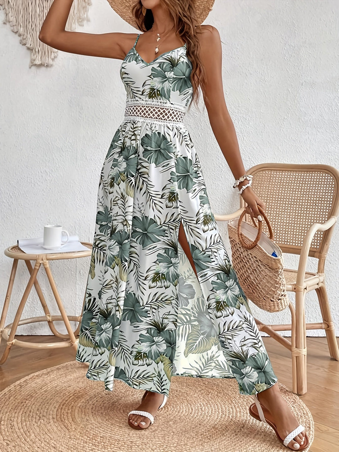 Damen Maxikleid mit elegantem Blumenmuster & feinen Spaghettiträgern. Ein sommerliches Must-have.