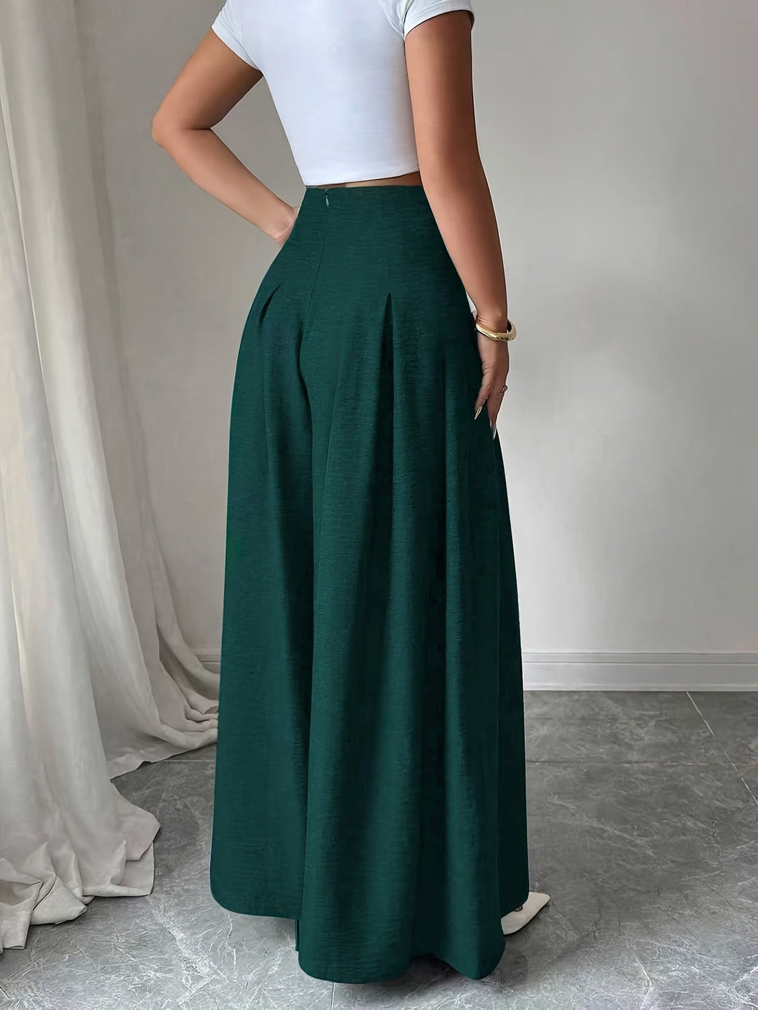 Damen Sommerhose Weitbein, High-Waist, elegant, mit fließenden Falten, vielseitig kombinierbar.