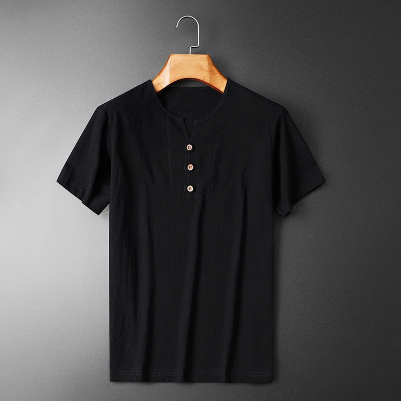 Bequemes Herren T-Shirt mit Rundhalsausschnitt und kurzen Ärmeln, ideal für Freizeit und Alltag.