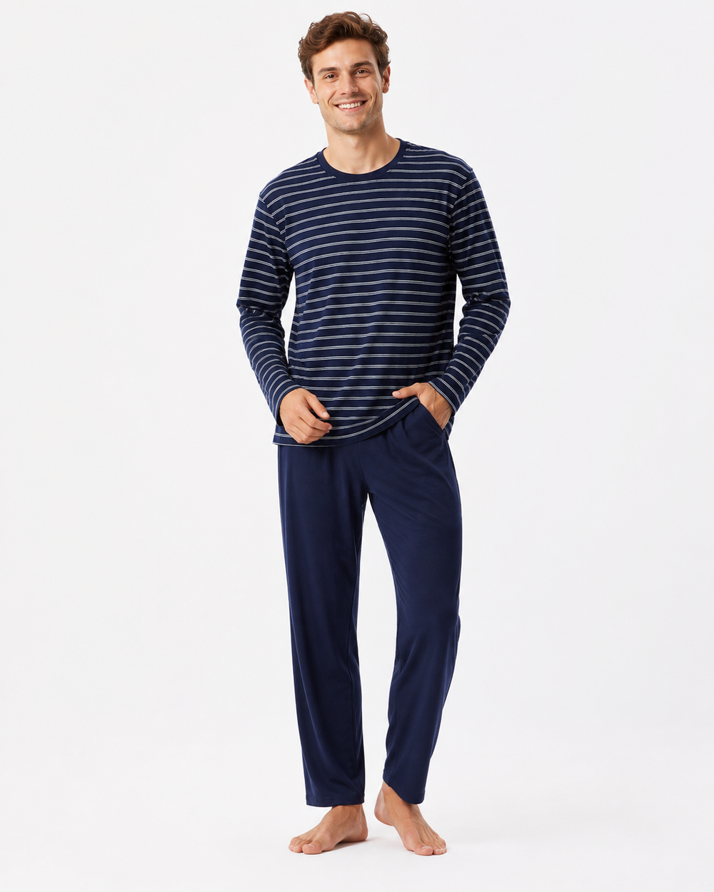 Stilvoller Herren Langarm Schlafanzug mit Streifen-Design. Modernes Homewear Set für entspannte Abende.