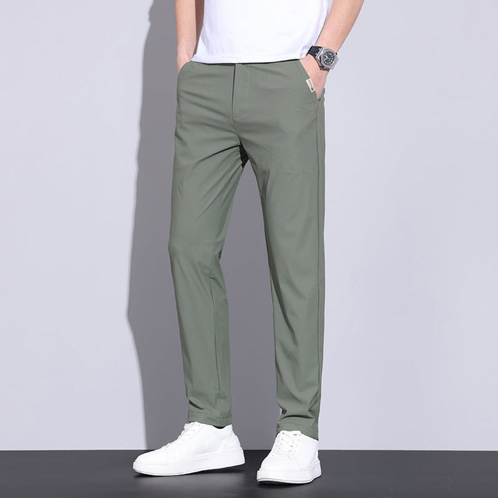 Herren Businesshose Slim Fit, Seitenansicht, zeigt den flexiblen Elastikbund und die Bleistiftform.