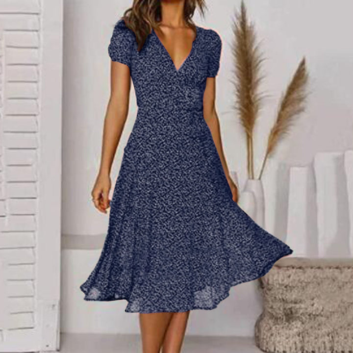 Modernes Damen A-Linien Sommerkleid mit V-Ausschnitt, figurschmeichelnd und sommerlich-elegant.