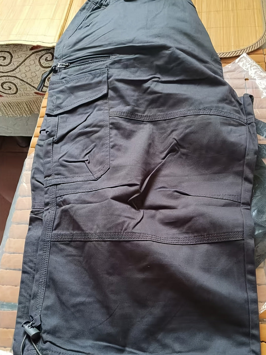 Praktische Herren Cargo Shorts mit Cargotaschen, extra lang, ideal für Outdoor & Arbeit.
