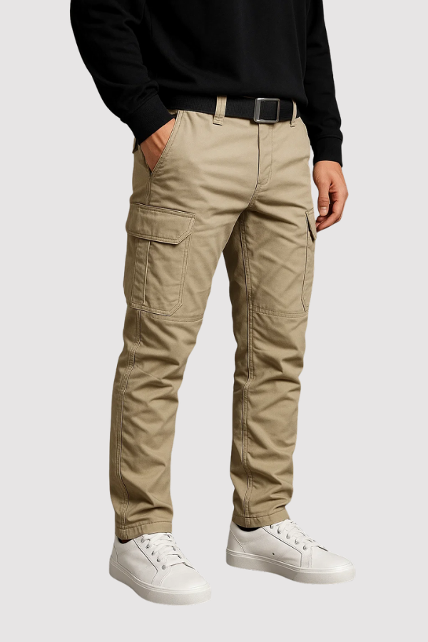 Schwarze Herren Cargohose, atmungsaktiv & flexibel, ideal für Alltag und Freizeit, mit praktischen Taschen.