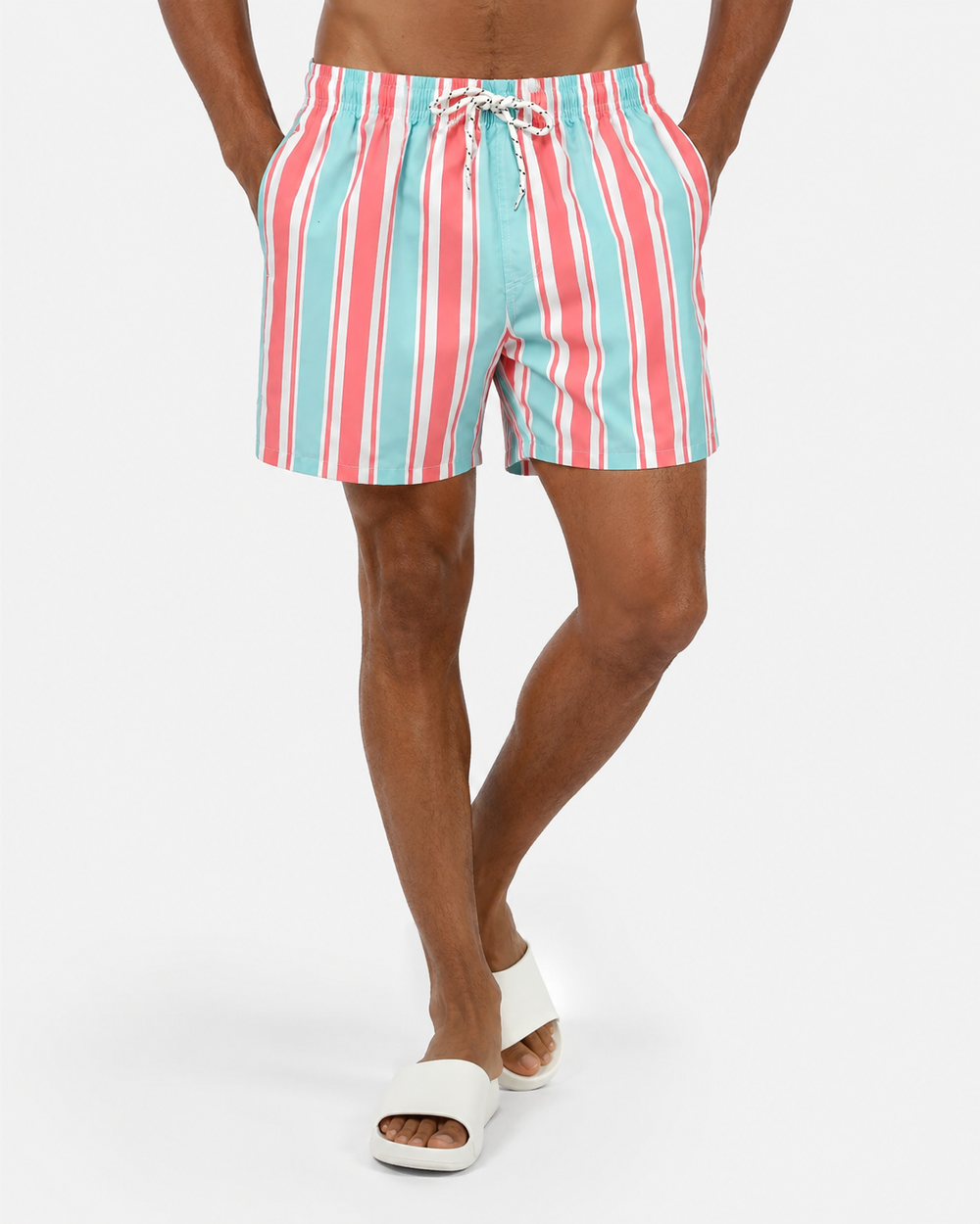 Stilvolle Herren-Badehose, gestreift, mit elastischem Kordelzugbund für Schwimmen & Strandurlaub.