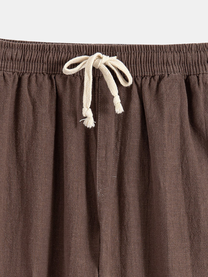 Casual Herren Zweiteiler: Leichte Sommerhose & luftiges Hemd; perfekt für Strand & Reise.