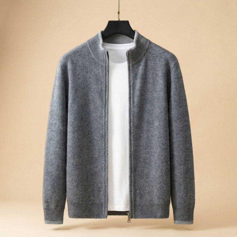 Eleganter Herren Langarm Zip-Pullover im Slim Fit, ideal für vielseitige Alltags-Looks und Layering-Outfits.