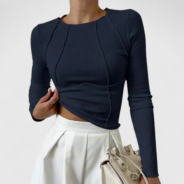 Modernes, figurbetontes Basic Langarmshirt für Frauen, bequem und stilvoll für jeden Tag.