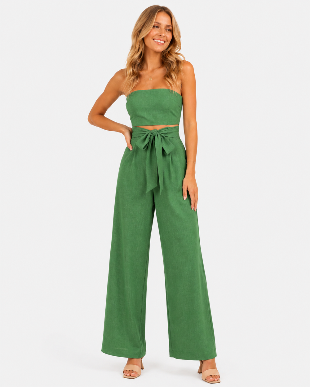 Modischer Damen Sommer Jumpsuit mit trägerlosem Tube-Top und bequemer weiter Hose, perfekt für entspannte Freizeit.