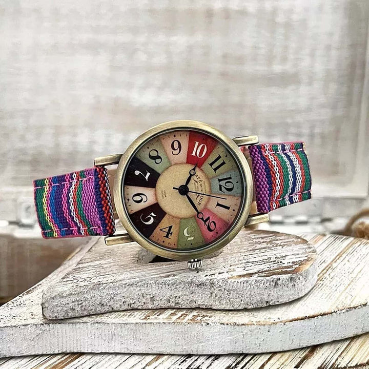 Zeitlose Retro-Uhr im Denim-Design für Damen & Herren. Modische Quarz-Armbanduhr, vielseitiges Accessoire.
