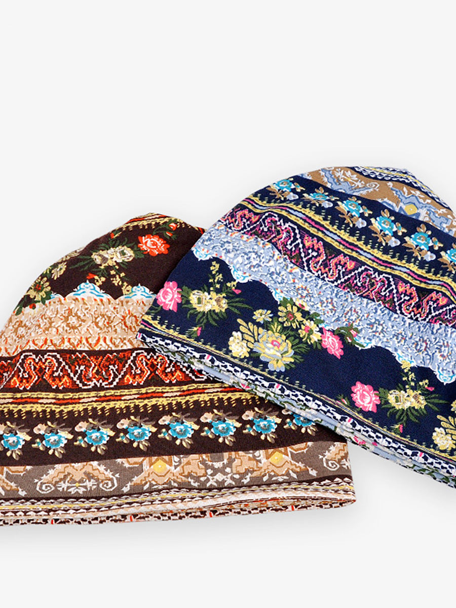 Farbenfrohe Damen Beanie Mütze mit lebendigem Blumenmuster, ideal für Frühling, Sommer & Herbst.