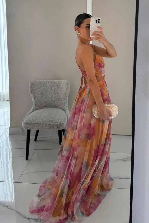Damen Maxikleid mit feinen Falten, orange, bequem und modisch für Frühling und Sommer.
