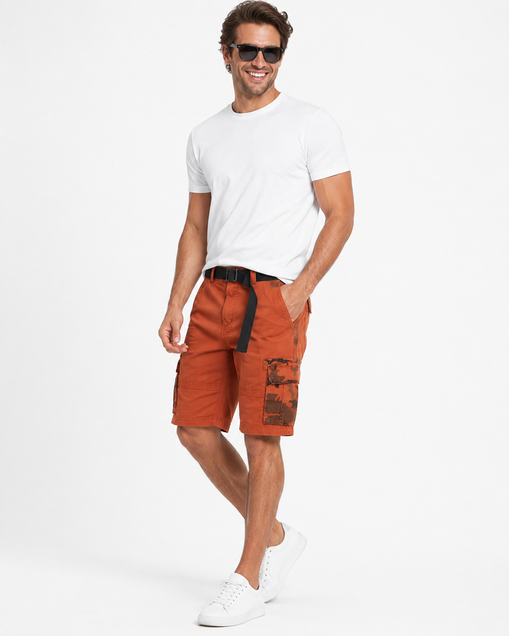 Leichte Herren Camouflage Bermuda Shorts für heiße Sommertage, bequem und funktional.