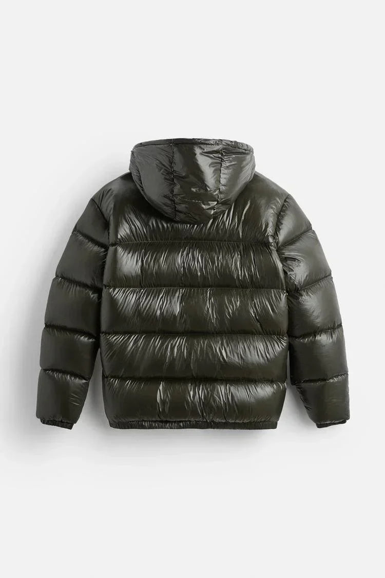 Modische Stepp-Daunenjacke Aspen unisex. Oberbekleidung für kalte Tage, mit hohem Kragen und Reißverschluss.