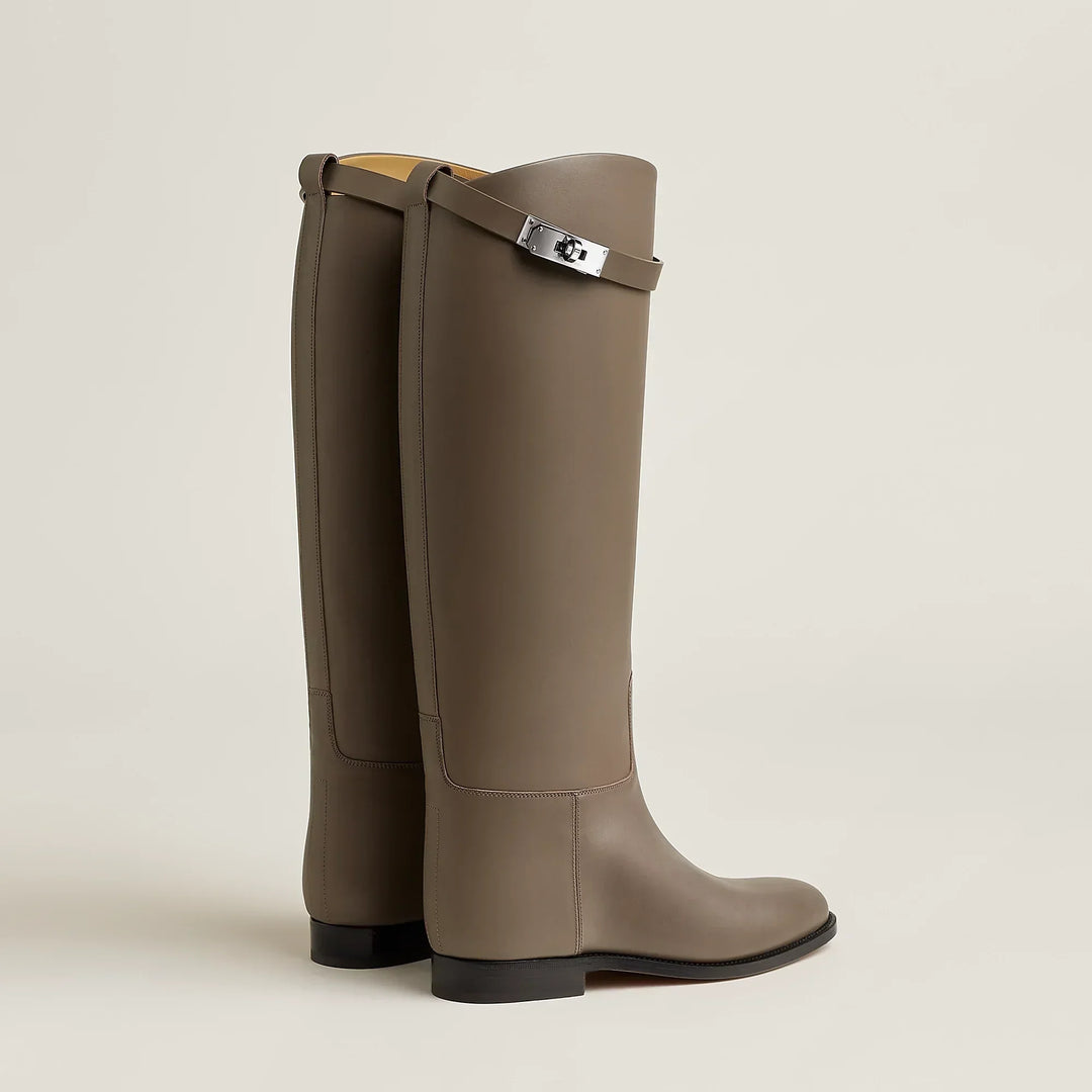 Hochwertige schwarze Damen Reitstiefel. Zeitlose Eleganz und optimaler Komfort für jeden Tag.