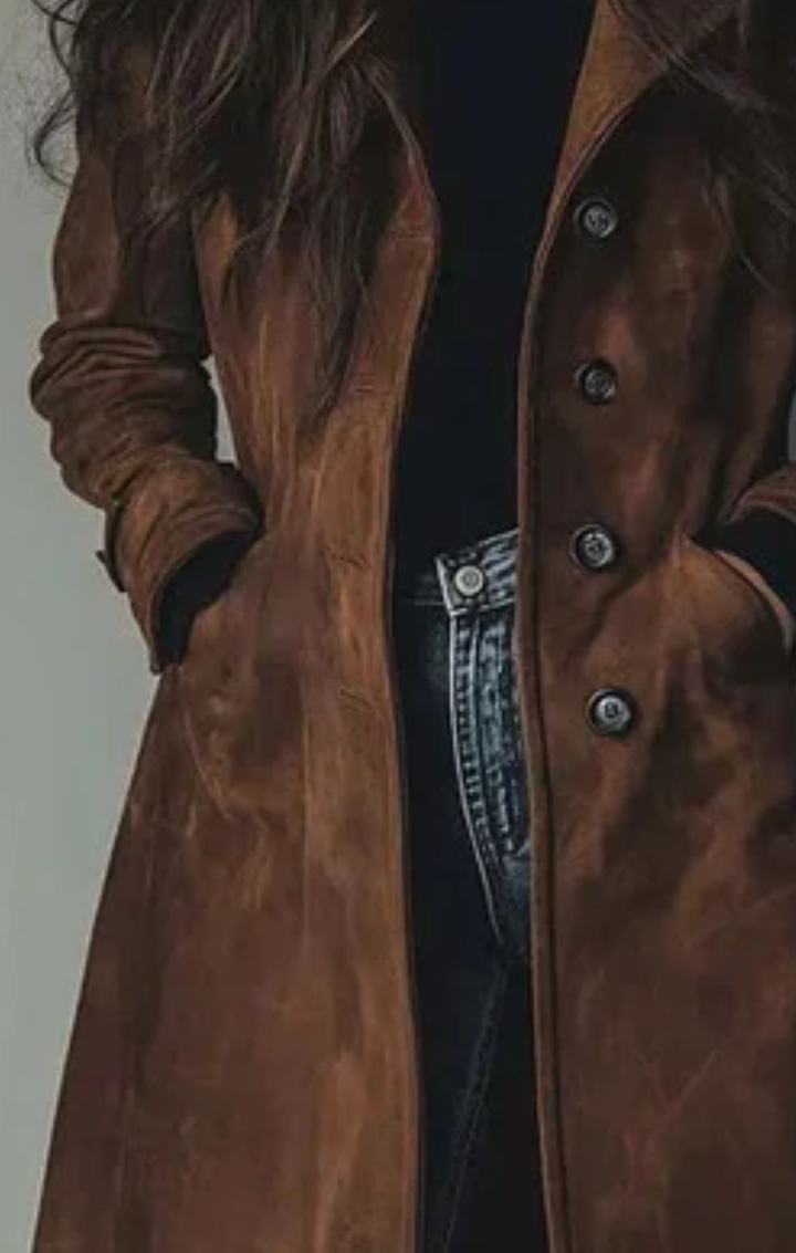 Schicker, langer Damenmantel als Übergangsjacke. Ideal für den Businesslook, figurumspielend & stilvoll für jede Saison.