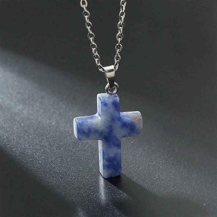 Wunderschöne Damen Edelstein Kreuz Halskette. Unterstreicht persönliche Spiritualität stilvoll.