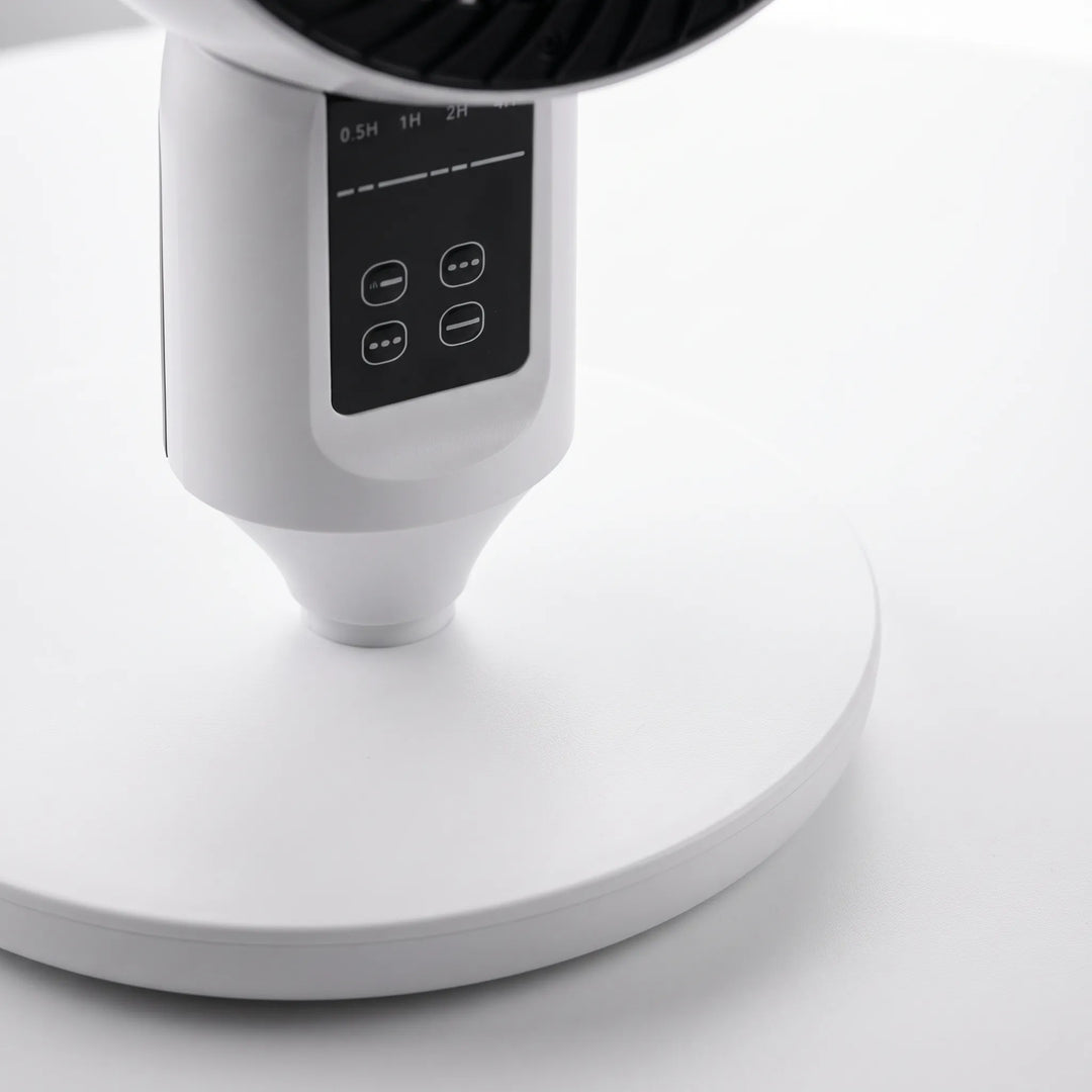 Erfrischender 3D-Standventilator mit oszillierender Funktion, regulierbare Höhe für angenehmes Raumklima.