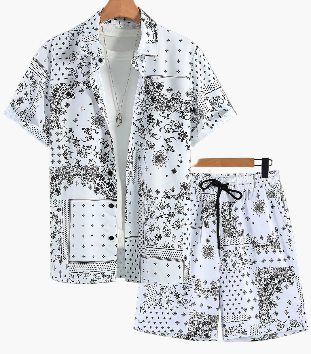Lässiges Herren Kurzarm Hemd mit Bandana Print, ideal für Sommerurlaub & Strandtage.