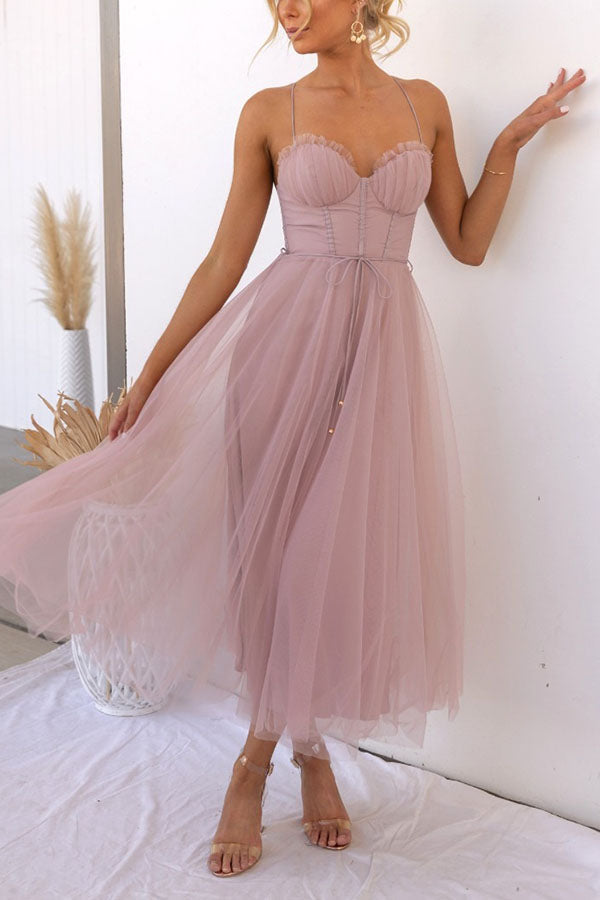 Schickes Sommer-Maxikleid für Damen, langes Trägerkleid, perfekt für heiße Tage.