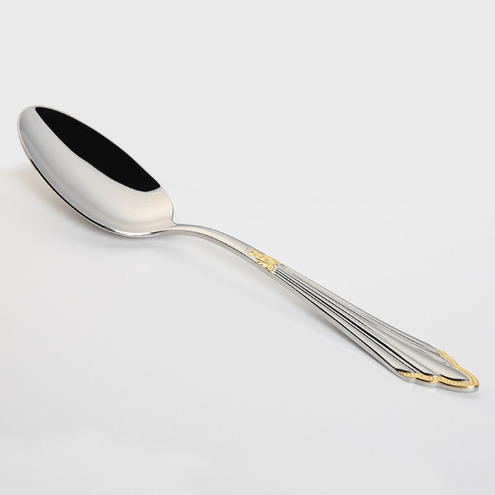 Spülmaschinenfestes Edelstahl-Besteckset mit Goldveredelung für den täglichen Gebrauch und besondere Momente.