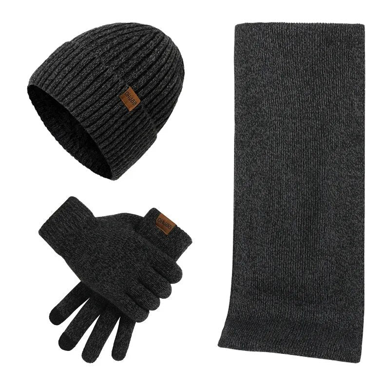 Praktisches Herren Winterset: Mütze, Schal & Handschuhe im Komplettset. Warm und stylisch durch den Winter.