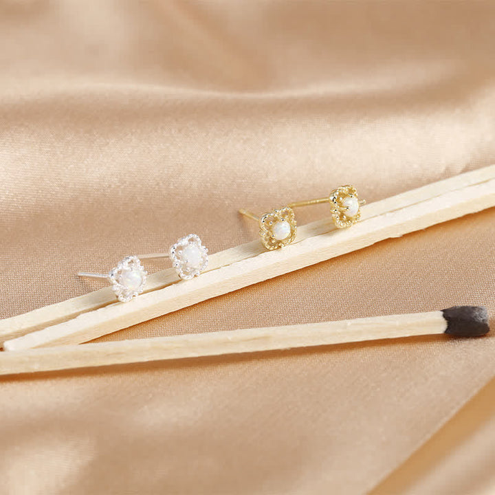 Geschenkidee: Vintage Opal Ohrstecker, quadratisch, zierlich, eleganter Schmuck für Frauen.