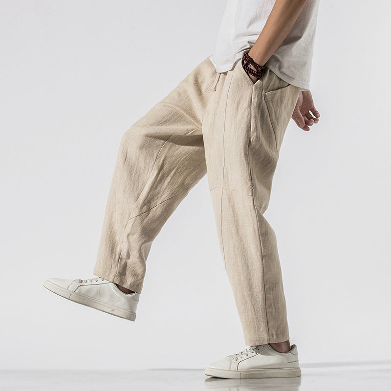 Entspannte Unisex Weitbeinhose in Knöchellänge, ideal als Freizeithose für milde Herbsttage.