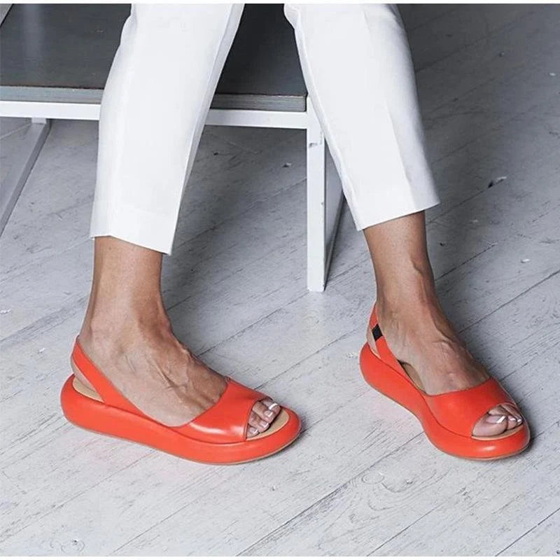 Unterstützende Damen Sommer Sandalen Livana, orthopädisch & bequem mit niedrigem Absatz, perfekt für den Alltag.