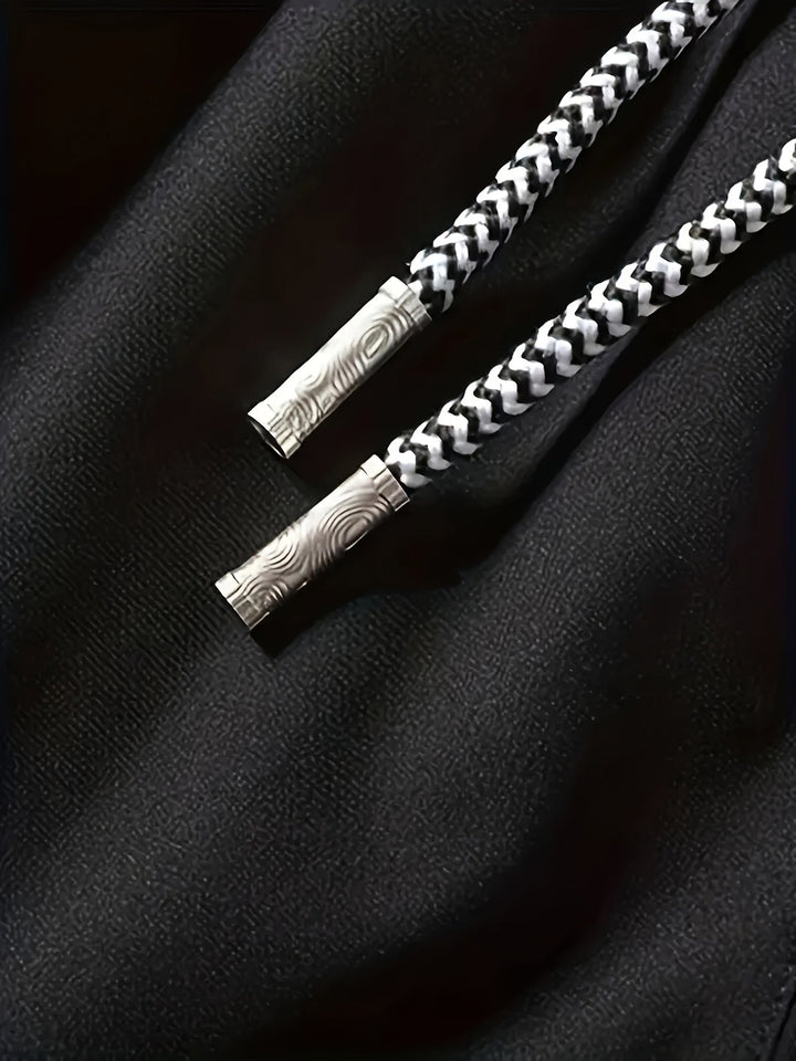 Vorderansicht der Herren Sport Shorts mit minimalistischem Design für Sport und Alltag.