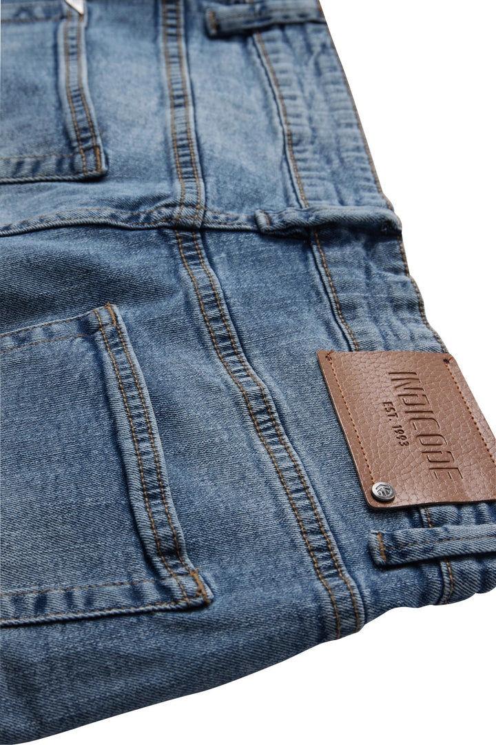 Schwarze Herrenjeans, gerades Bein, Five-Pocket-Design, perfekt für Komfort & Stil.